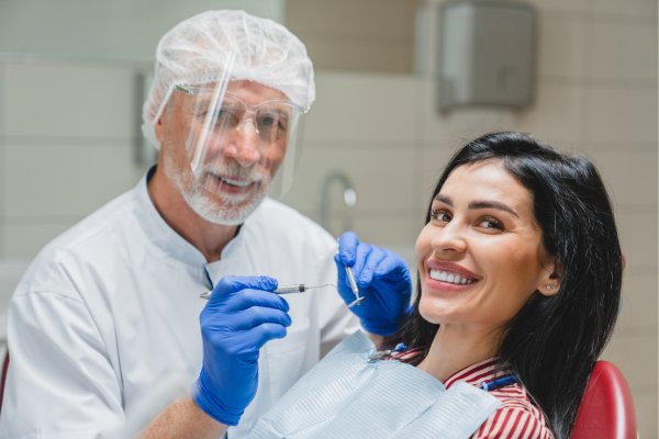 Are Teeth Whitening Possible After Dental Implants